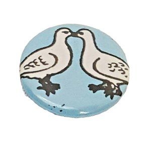 Vintage 1998 Badgebomb Noah Lyon Art Button Pin Doves Love Birds Peace